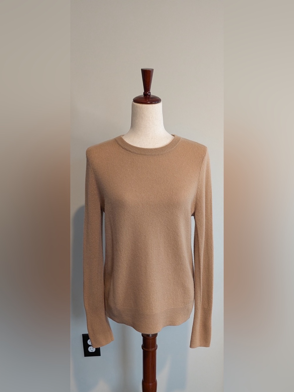 Halogen Women’s 100% Cashmere Crew Neck Sweater Camel Size Small